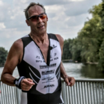 Triathlon-Coach Ludger Roling läuft im Wettkampf